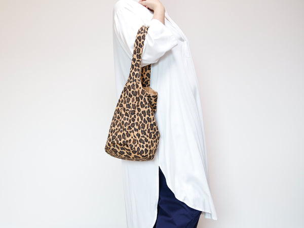 <B09> Leopard pattern toto bag