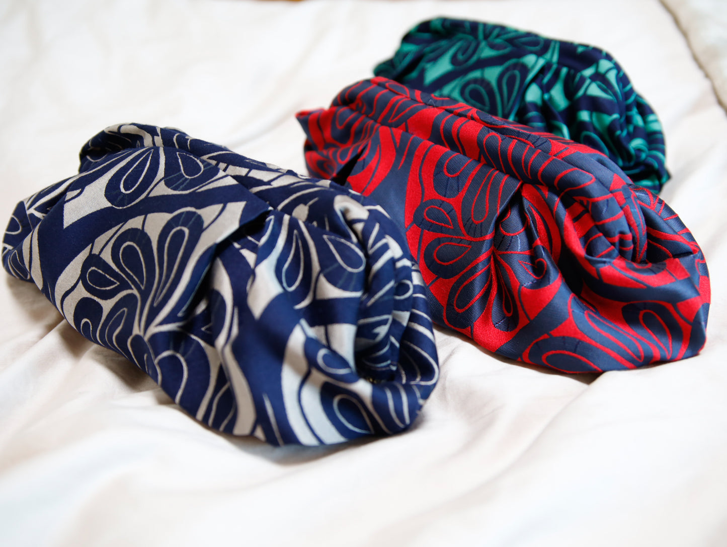 <B10C> COVENT GAEDEN RED CLUTCH BAG