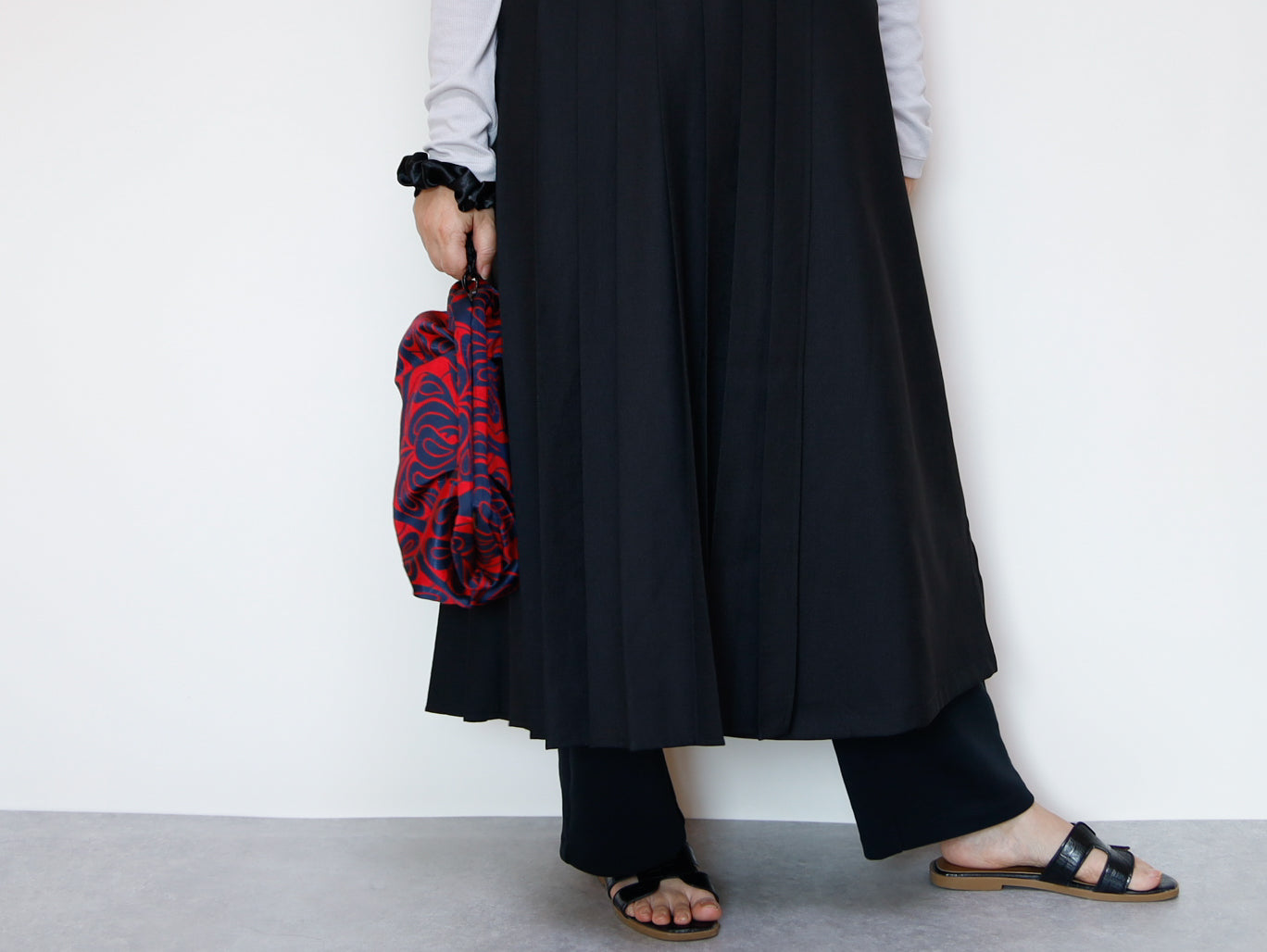 <B10C> COVENT GAEDEN RED CLUTCH BAG