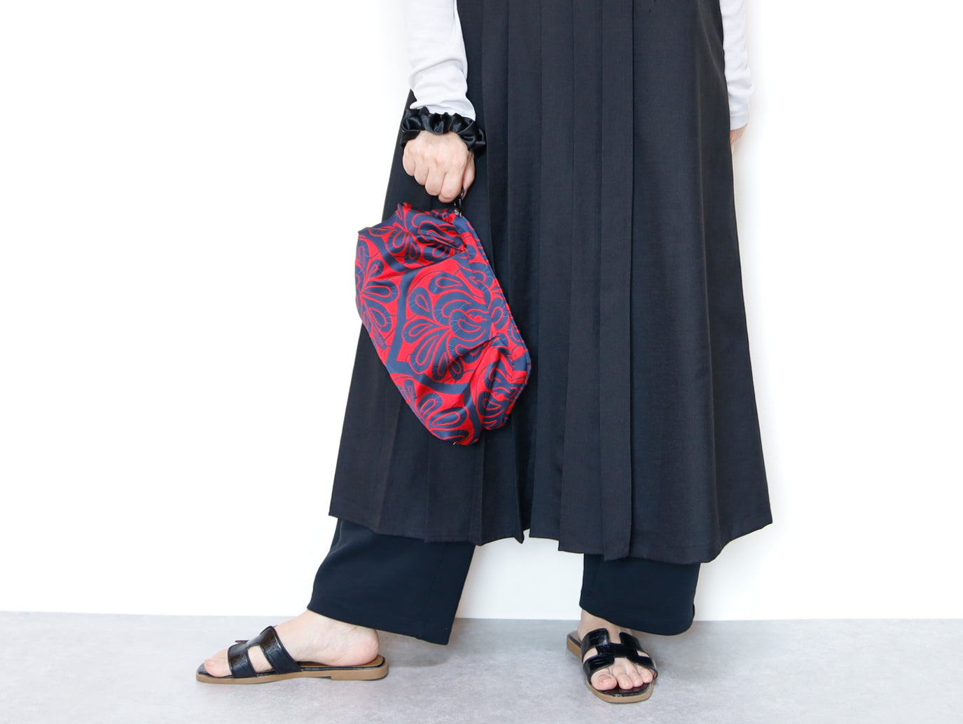 <B10C> COVENT GAEDEN RED CLUTCH BAG