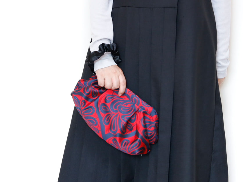 <B10C> COVENT GAEDEN RED CLUTCH BAG