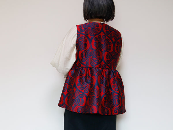 <V02C> PEPLUM VEST