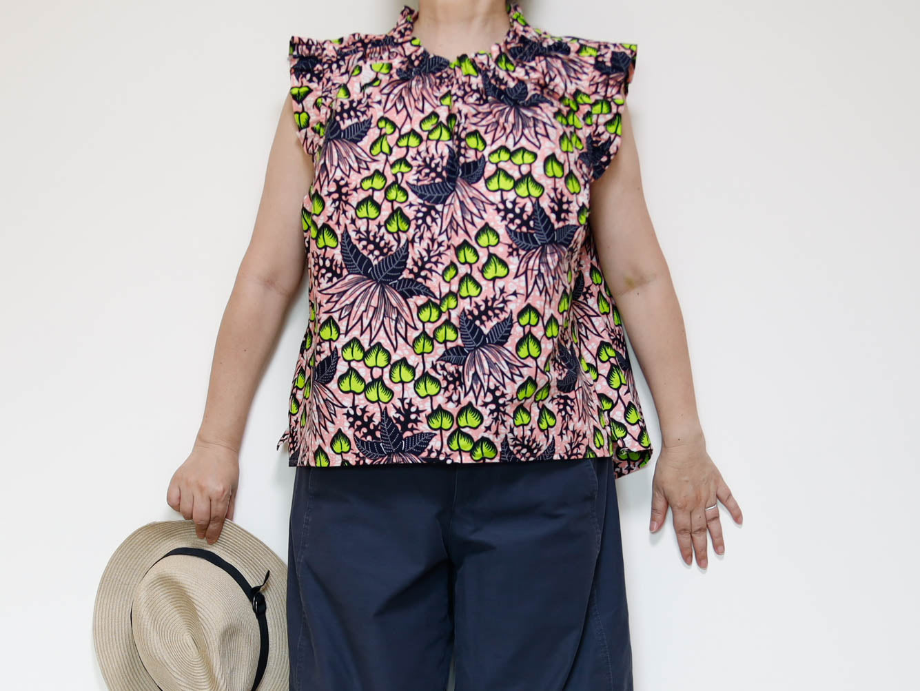 <T41J-001>  African Print Ruffle Top  Elegant Ruffles That Brighten Your Look in a Relaxed M-L Size