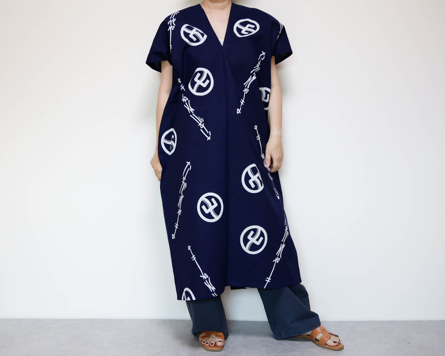 <D13-004> OKINAWA スクエアドレス