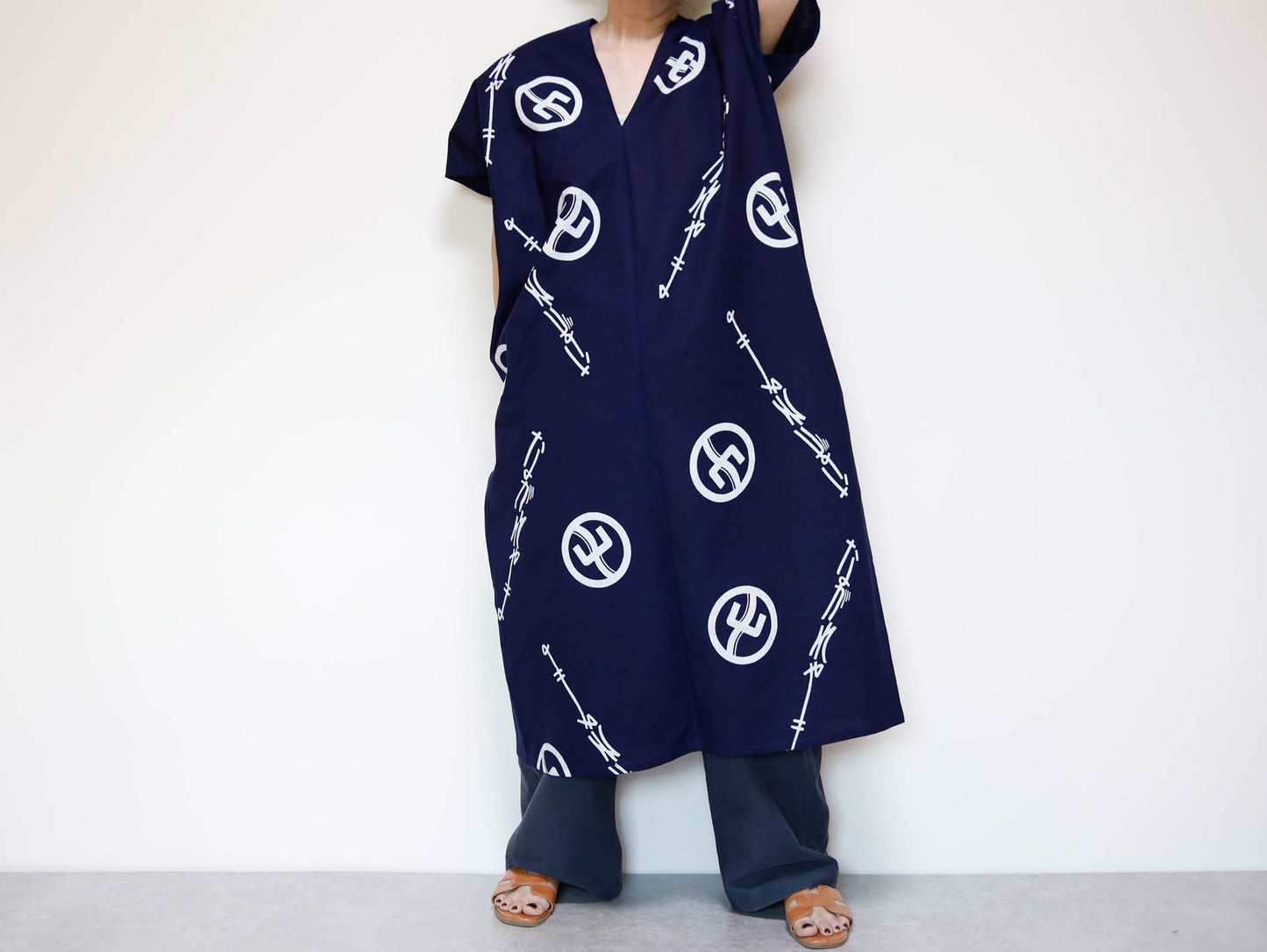 <D13-004> OKINAWA スクエアドレス