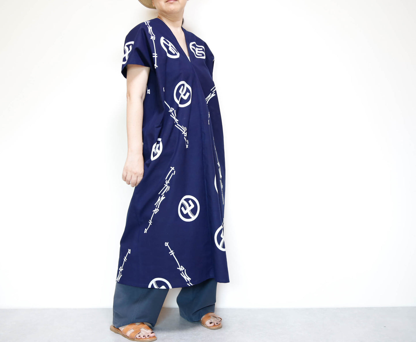 <D13-004> OKINAWA スクエアドレス