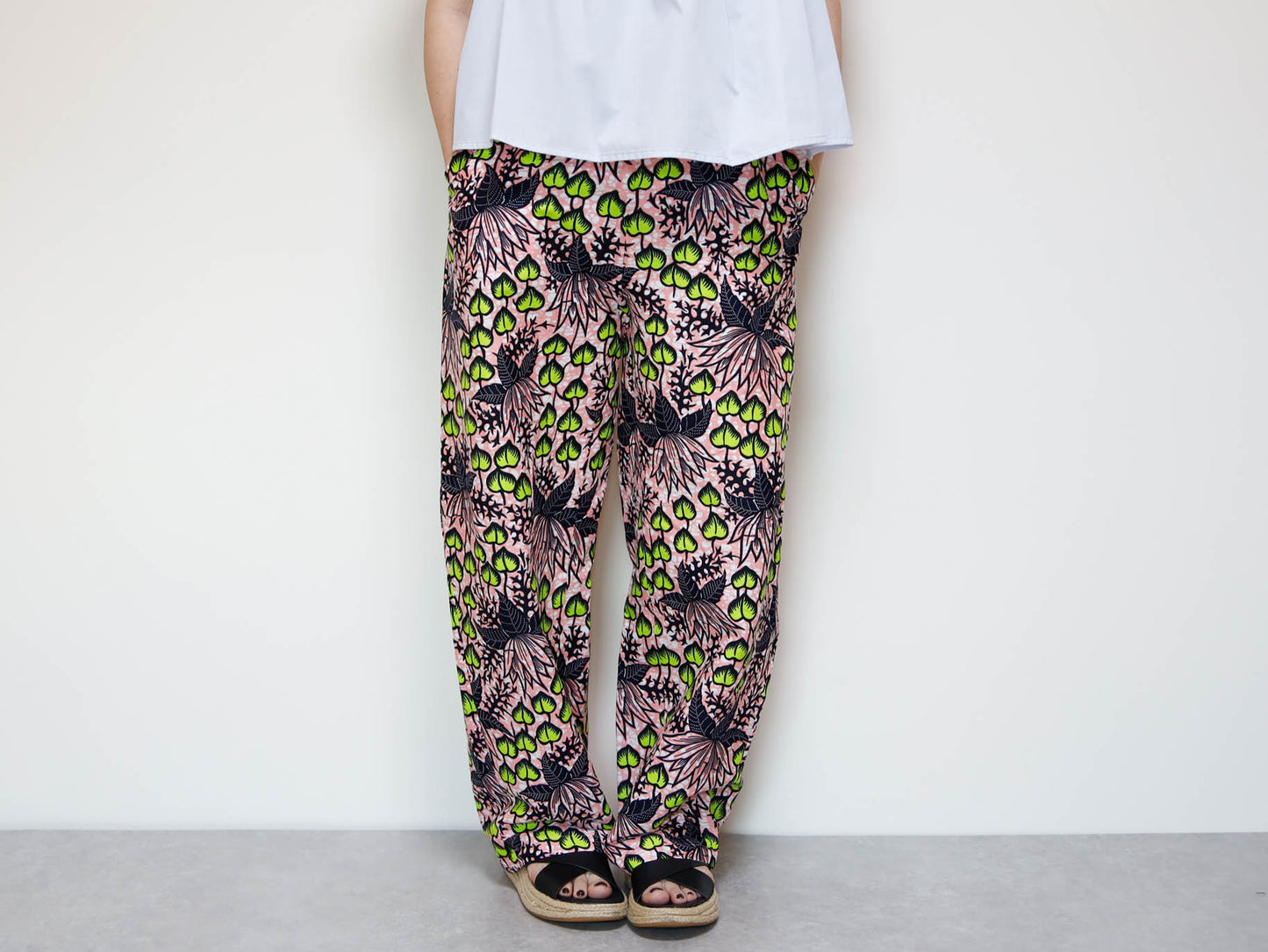 <P23J-002> AFRICAN PRINT Barrel Pants  Playful Curves & Unique Silhouette in a Relaxed L-XL Size