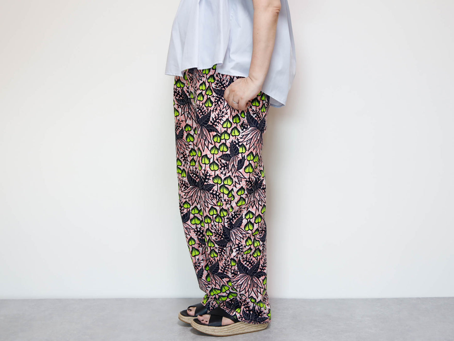<P23J-002> AFRICAN PRINT Barrel Pants  Playful Curves & Unique Silhouette in a Relaxed L-XL Size