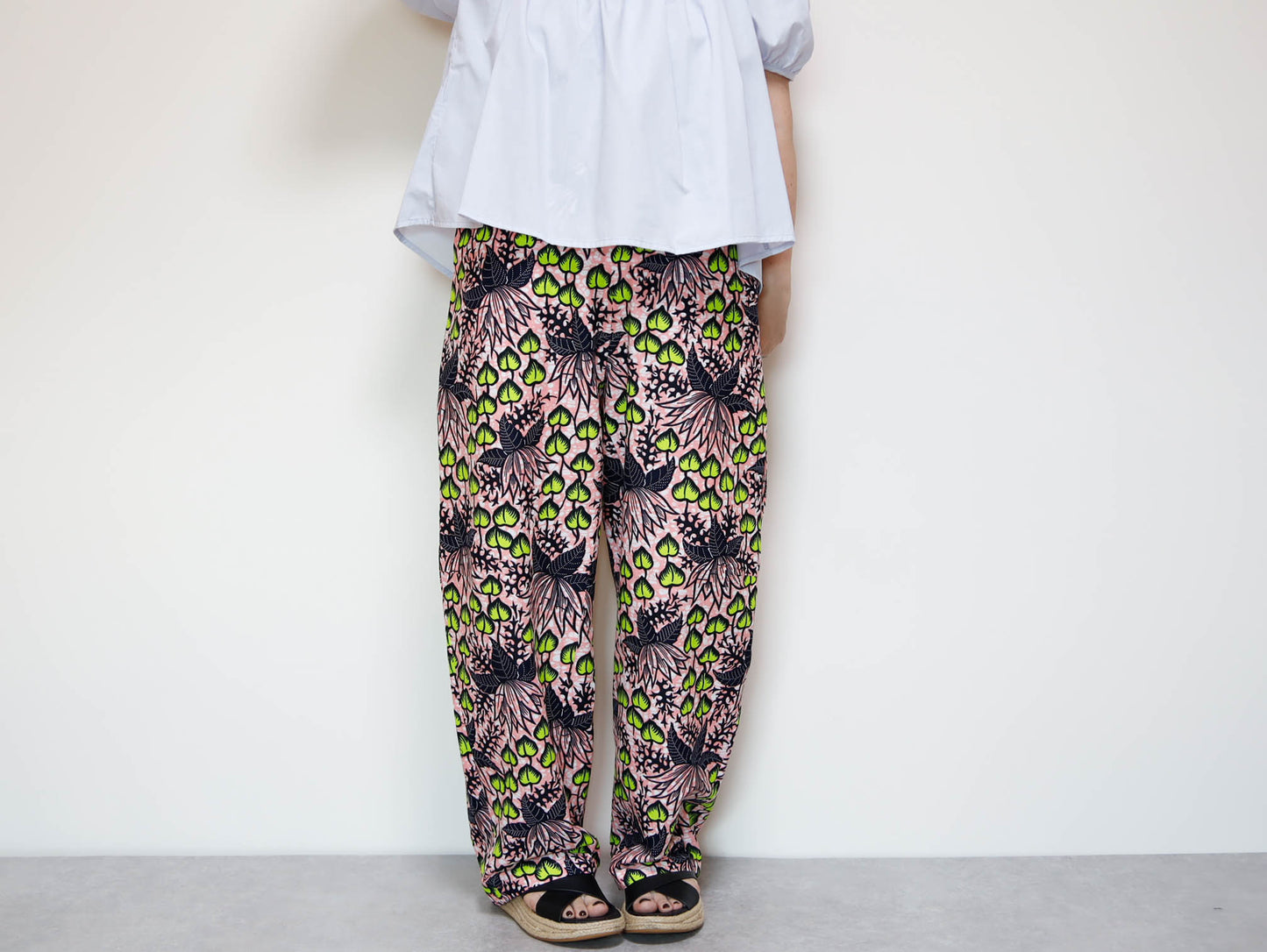 <P23J-002> AFRICAN PRINT Barrel Pants  Playful Curves & Unique Silhouette in a Relaxed L-XL Size