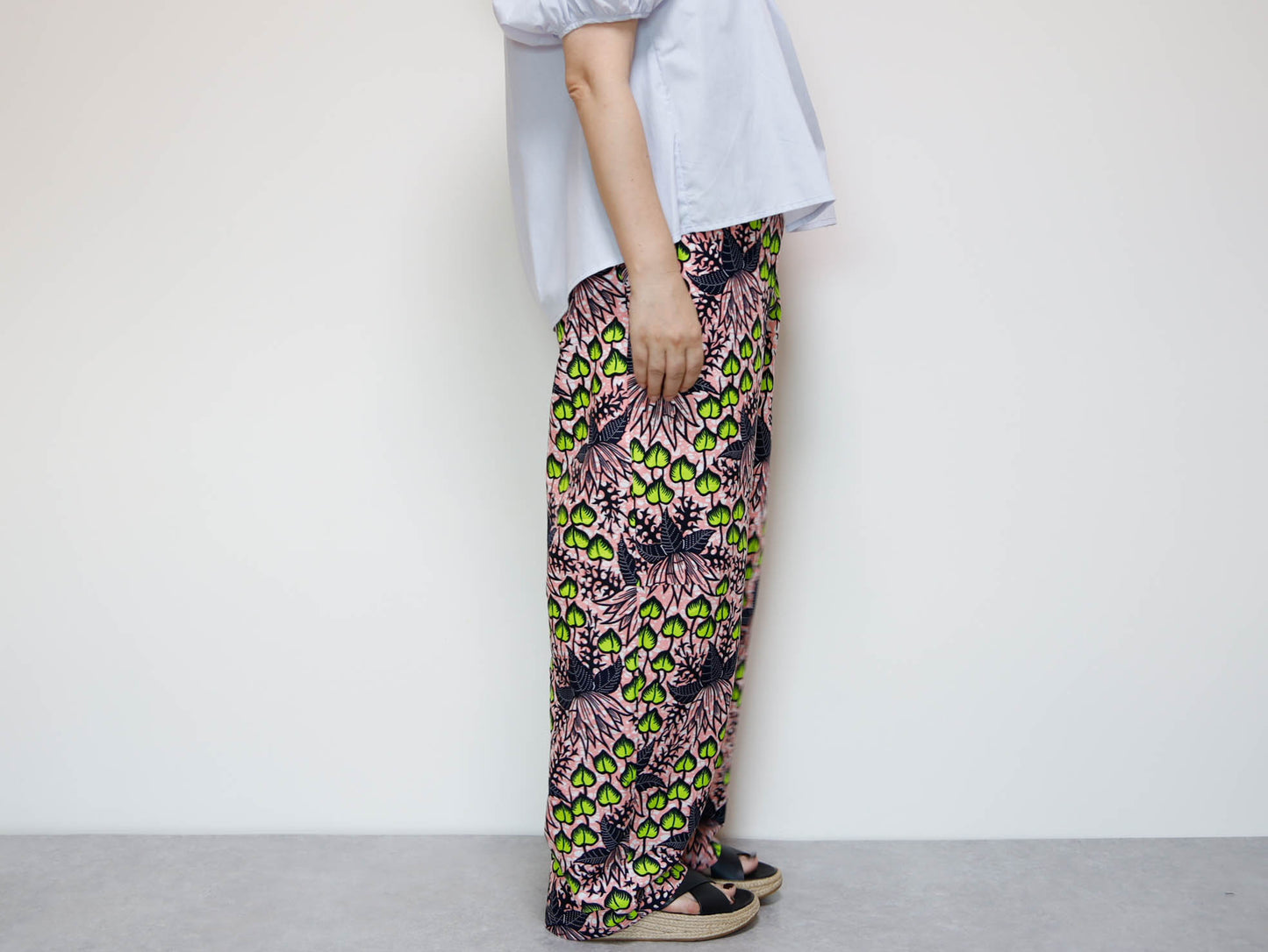 <P23J-002> AFRICAN PRINT Barrel Pants  Playful Curves & Unique Silhouette in a Relaxed L-XL Size