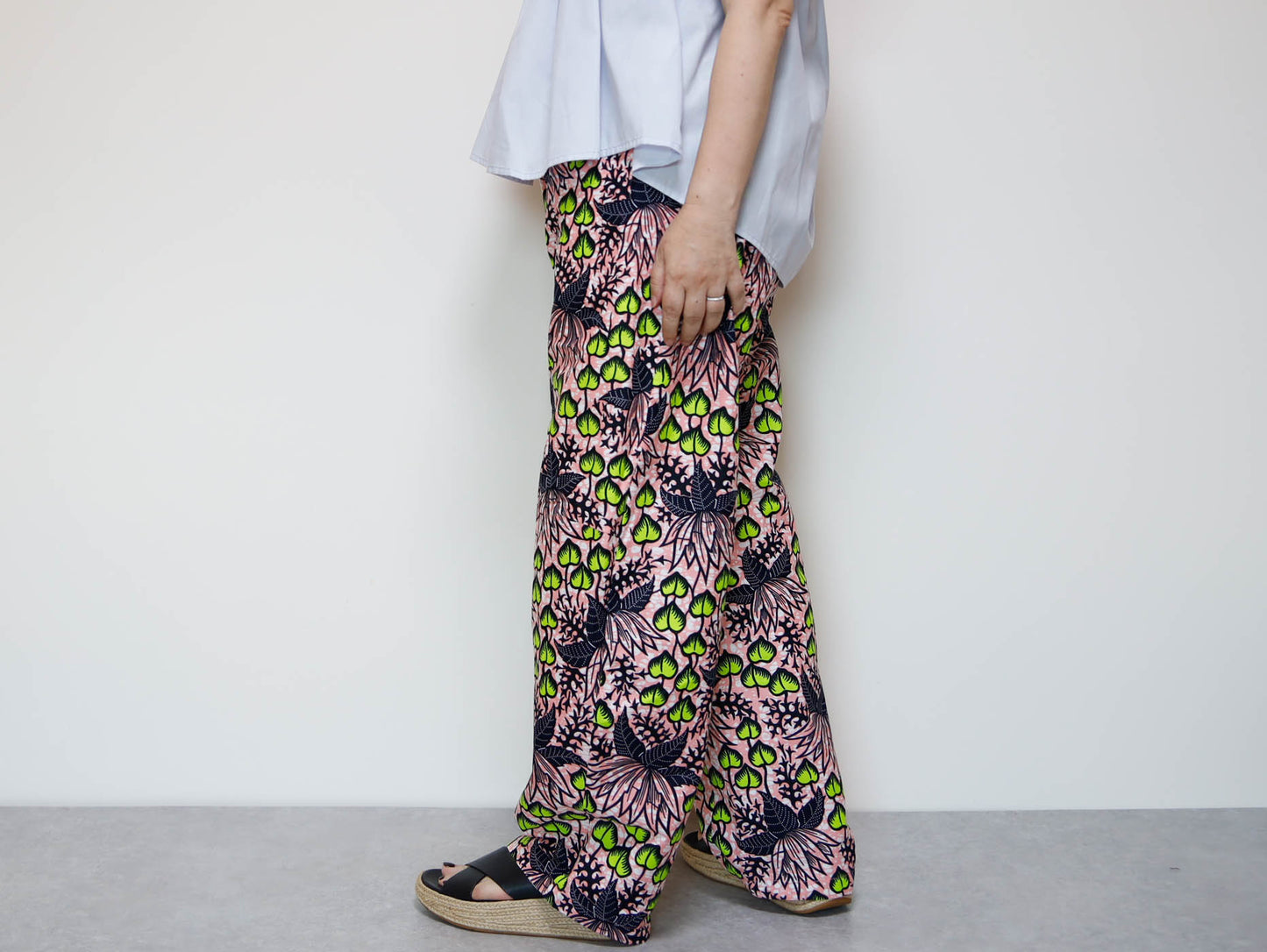 <P23J-002> AFRICAN PRINT Barrel Pants  Playful Curves & Unique Silhouette in a Relaxed L-XL Size