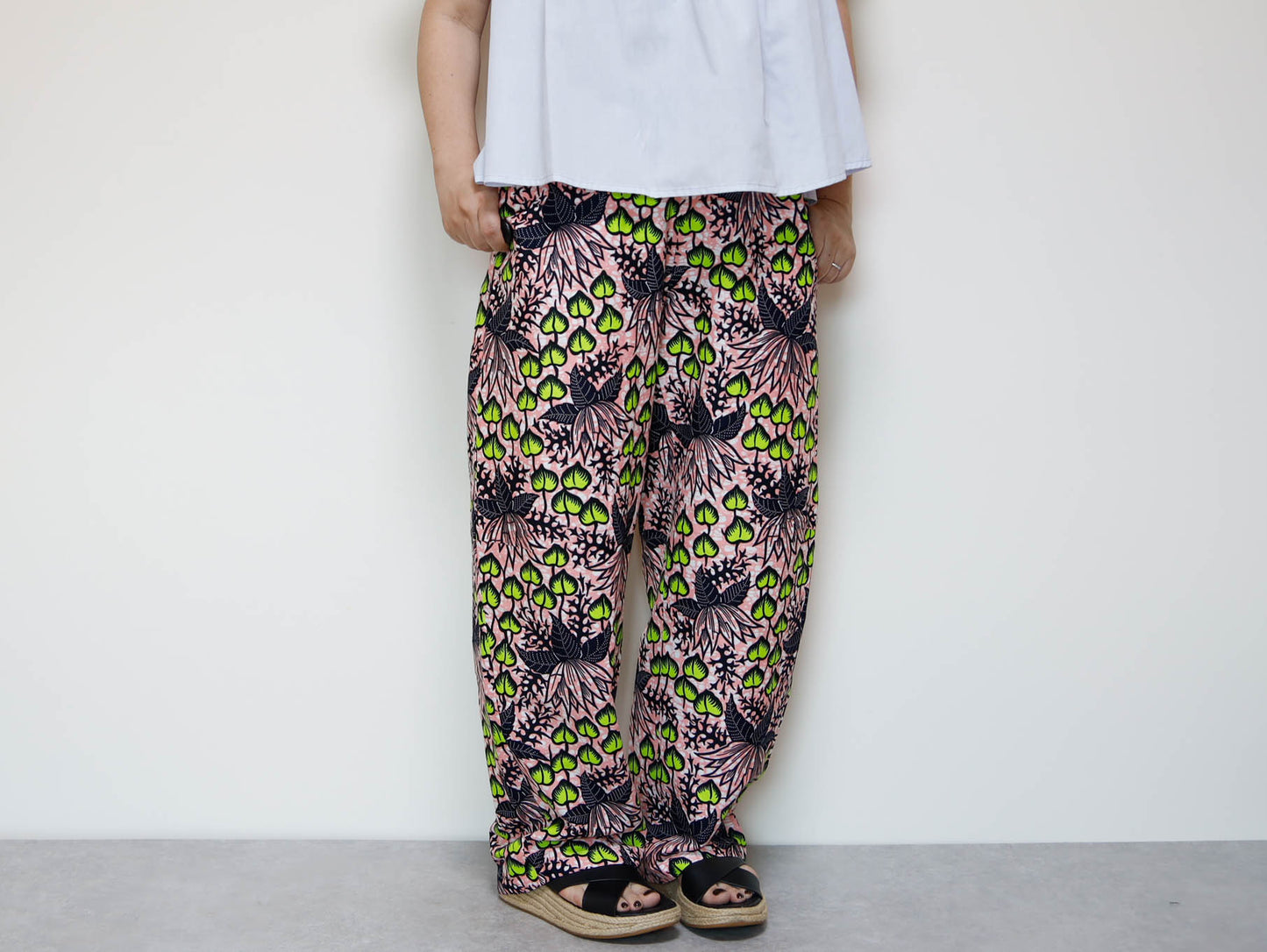<P23J-002> AFRICAN PRINT Barrel Pants  Playful Curves & Unique Silhouette in a Relaxed L-XL Size