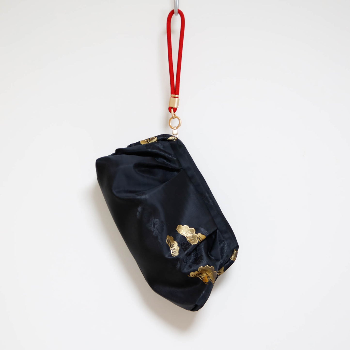 <B10P> DIM SUM CLUTCH BAG  BLACK WITH GOLD PINE TREE