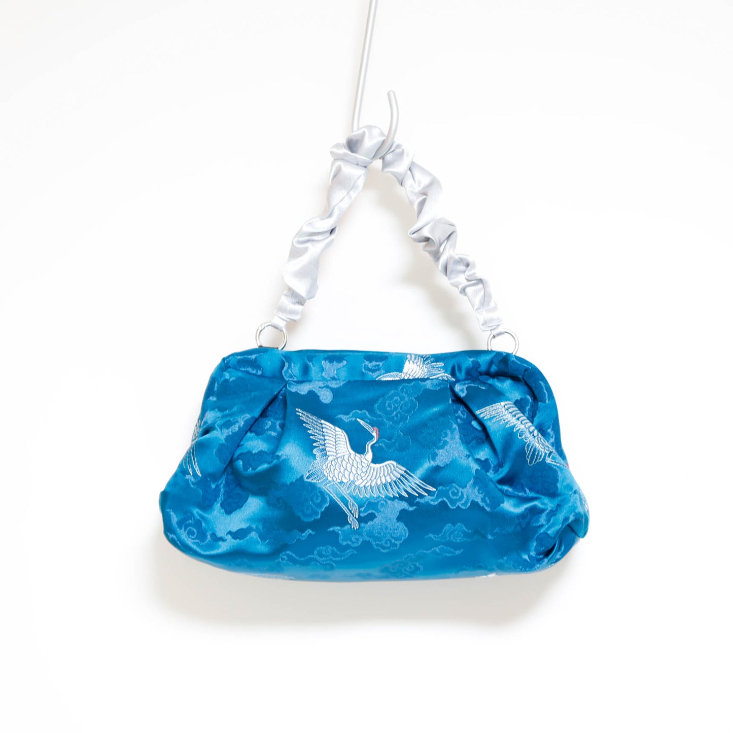 <B10CC> DIM SUM CLUTCH BAG  CYAN WITH CRANE