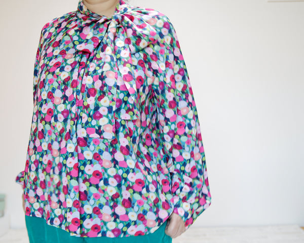 <T35F>  SIDE BOW TIE PRINTED Blouse