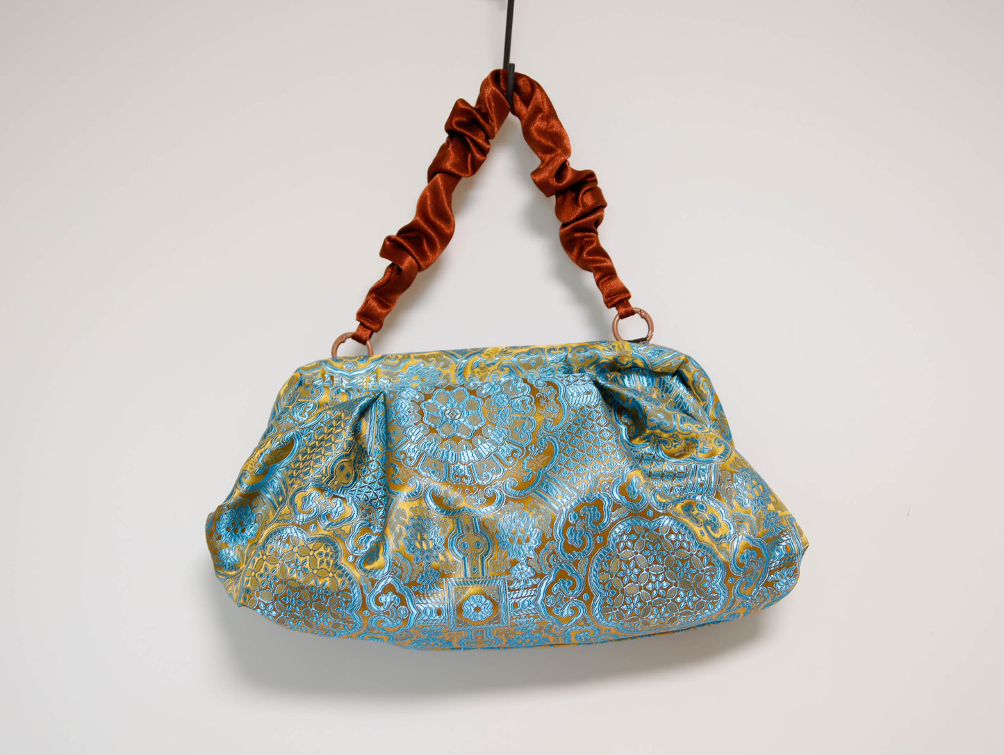 <B10GC> DIM SUM CLUTCH BAG  GOLD + CYAN