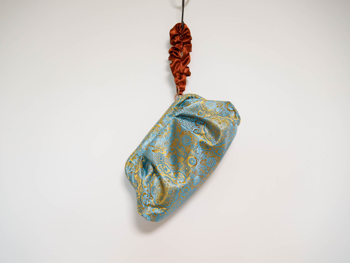 <B10GC> DIM SUM CLUTCH BAG  GOLD + CYAN