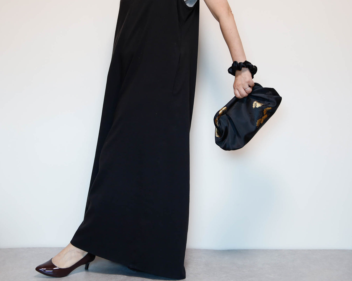 <B10P> DIM SUM CLUTCH BAG  BLACK WITH GOLD PINE TREE