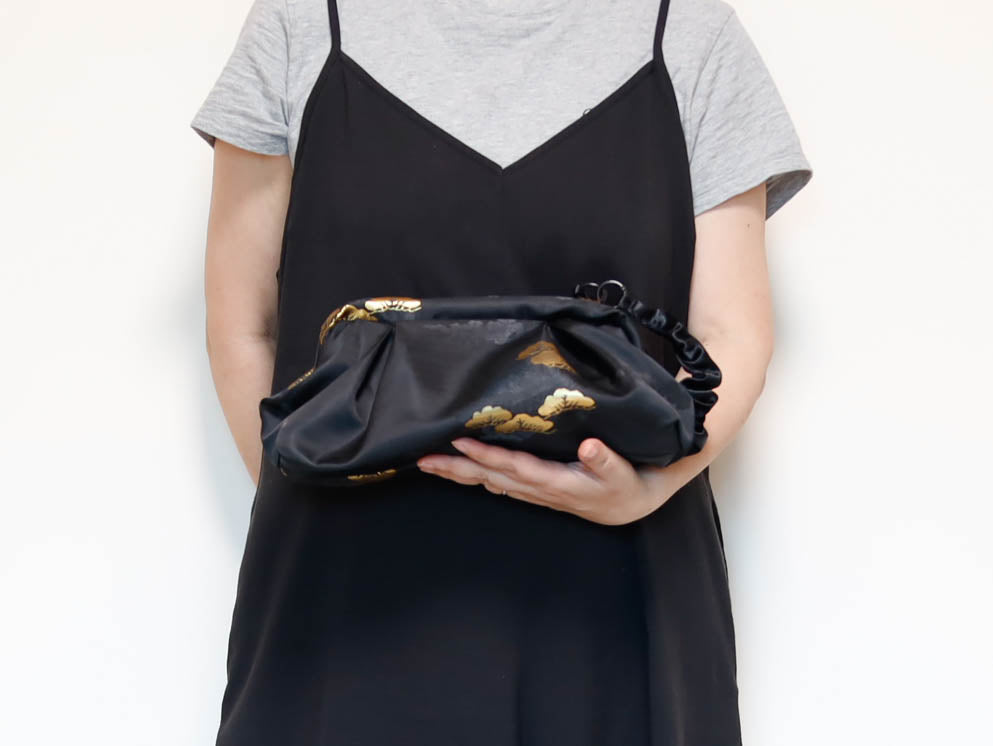 <B10P> DIM SUM CLUTCH BAG  BLACK WITH GOLD PINE TREE