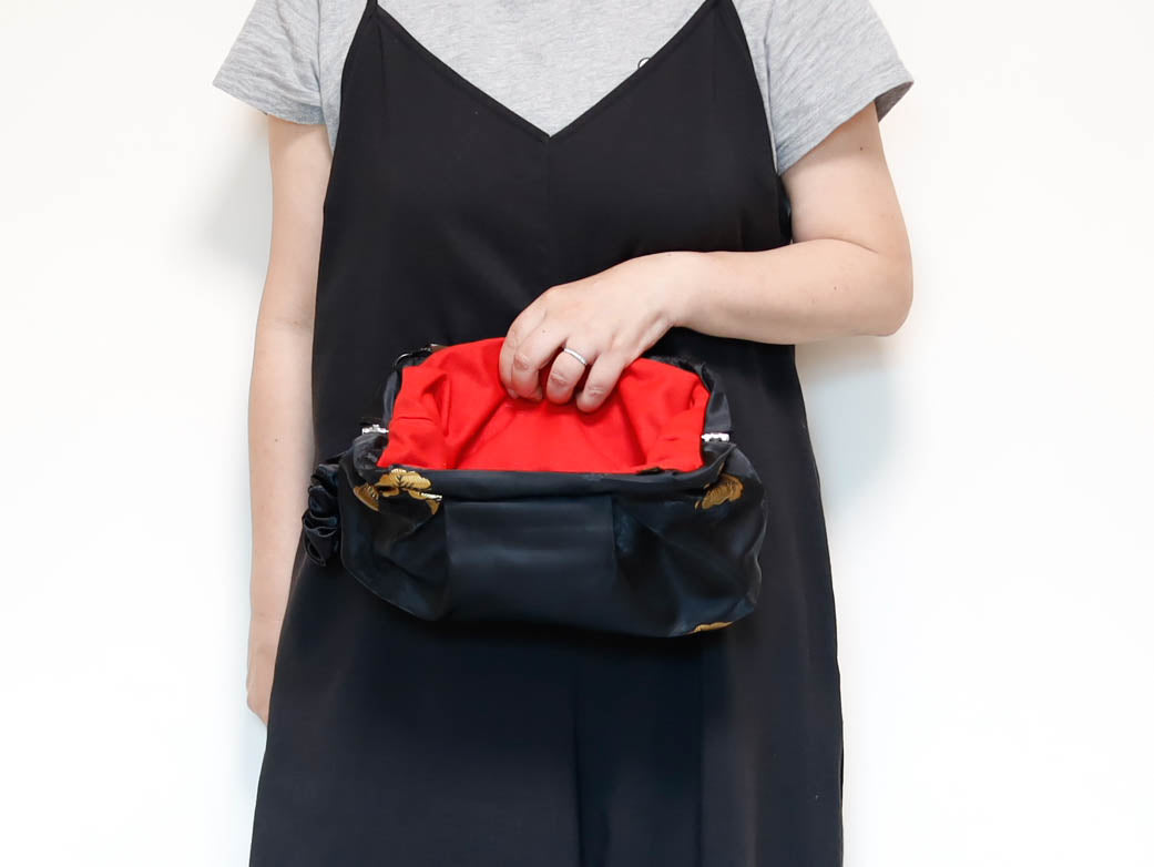 <B10P> DIM SUM CLUTCH BAG  BLACK WITH GOLD PINE TREE