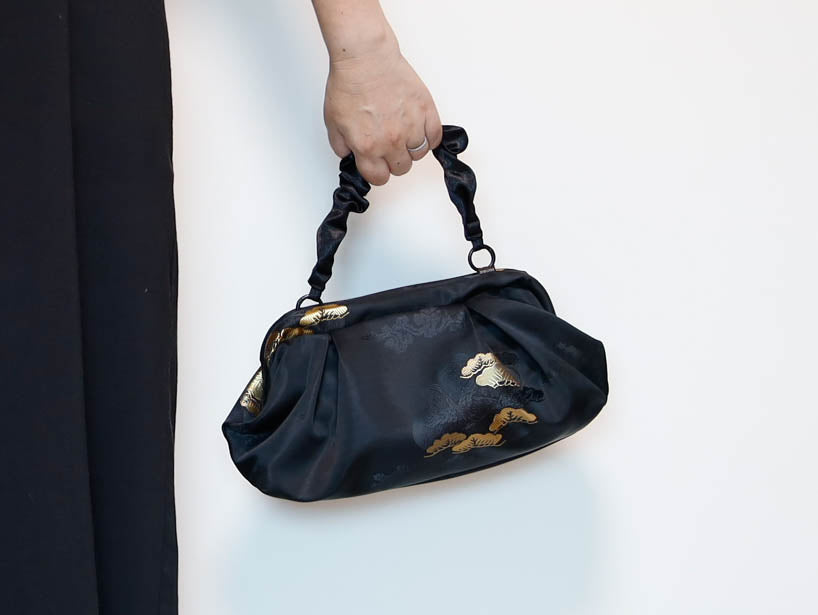 <B10P> DIM SUM CLUTCH BAG  BLACK WITH GOLD PINE TREE