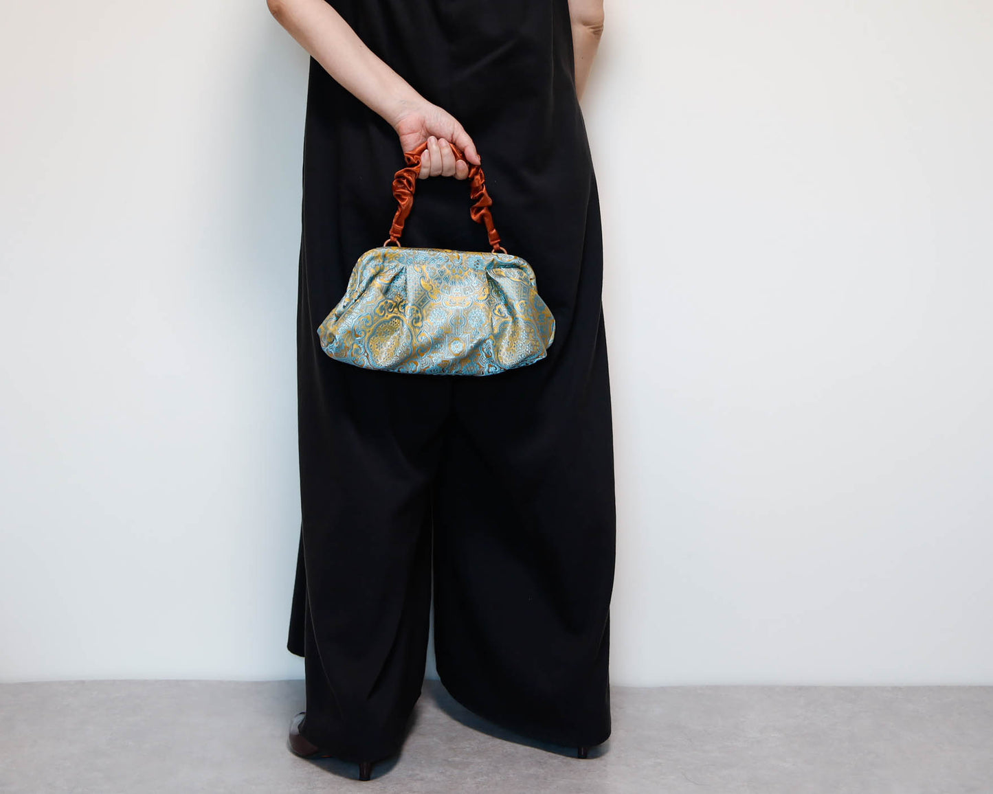 <B10GC> DIM SUM CLUTCH BAG  GOLD + CYAN