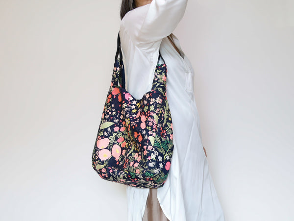 <B04A>  REGISTAR -CRAZY Tote Bag