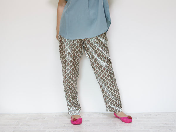 <S23-003> SATIN PRINTED Trousers