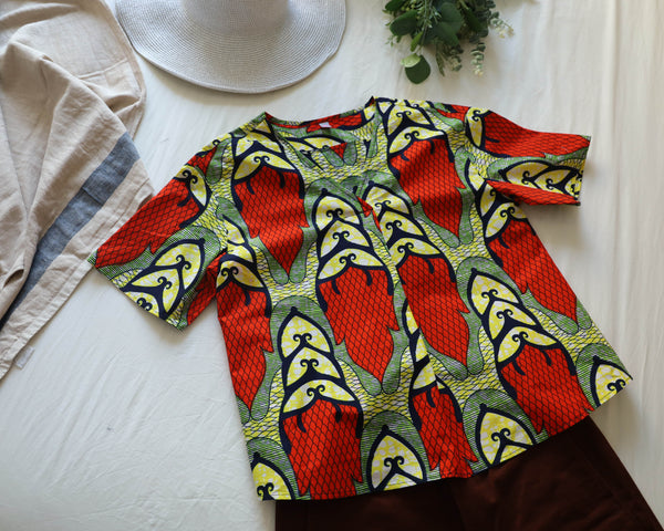 <RS20T16A-002> AFIRICAN PRINT Top
