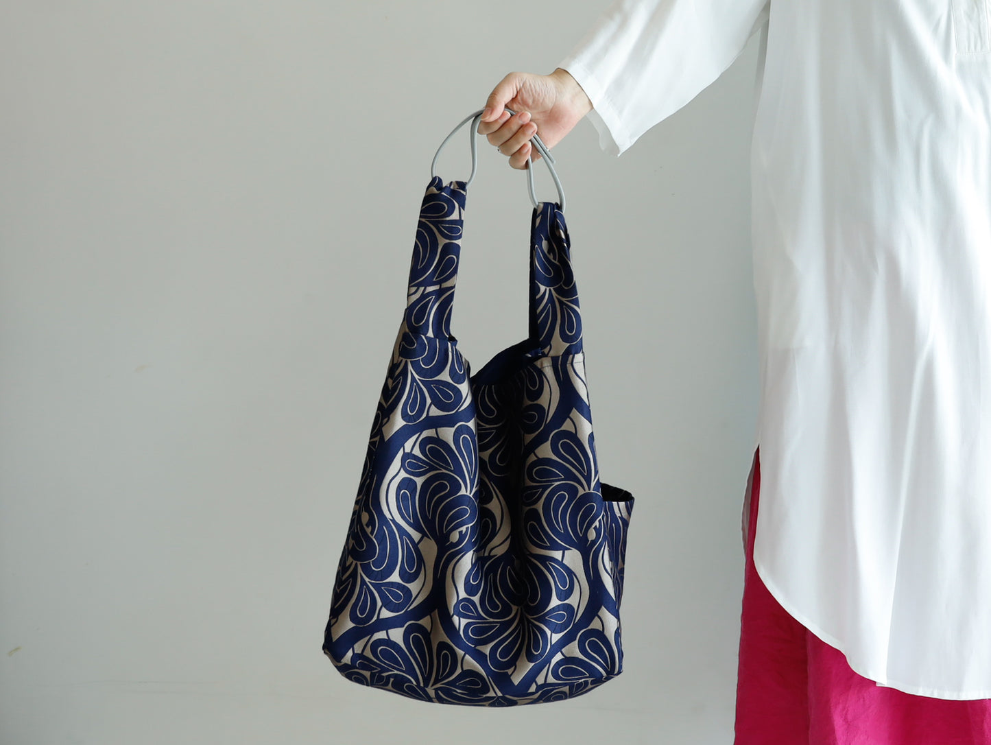 <B04CG>  REGISTAR -COVENT GARDEN  GRAY Tote Bag