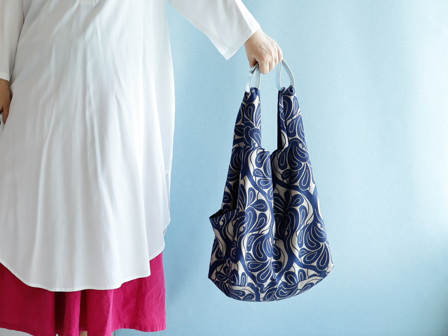 <B04CG>  REGISTAR -COVENT GARDEN  GRAY Tote Bag