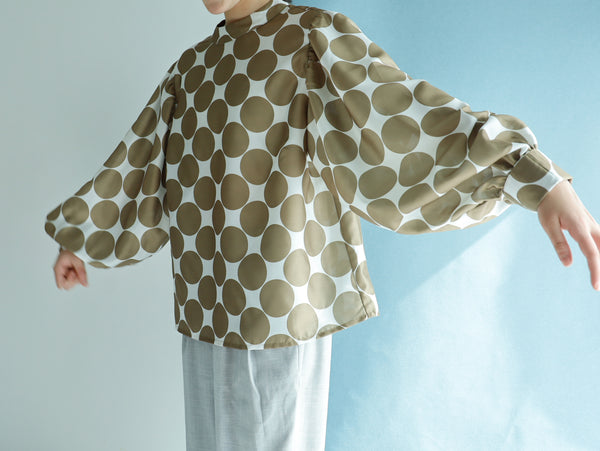 <RS21T21D> GOLD DOTS PRINT  BALLOON SLEEVES Blouse