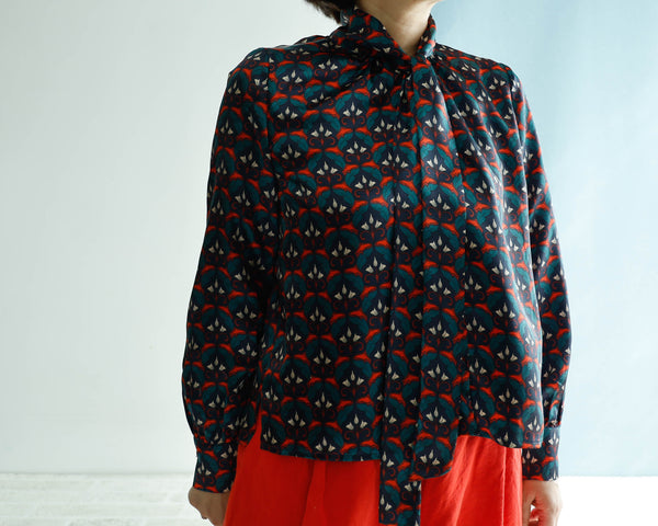 <T18S> PSYCHEDELICISH PRINT Blouse