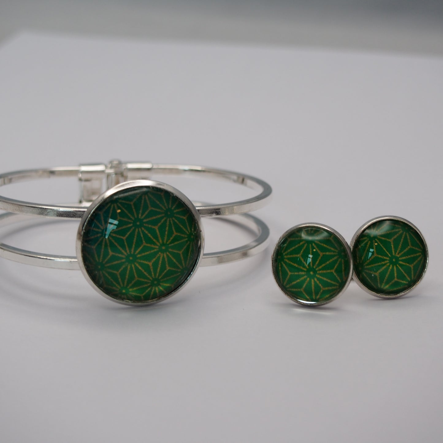 FV17A18-011> BRACELET