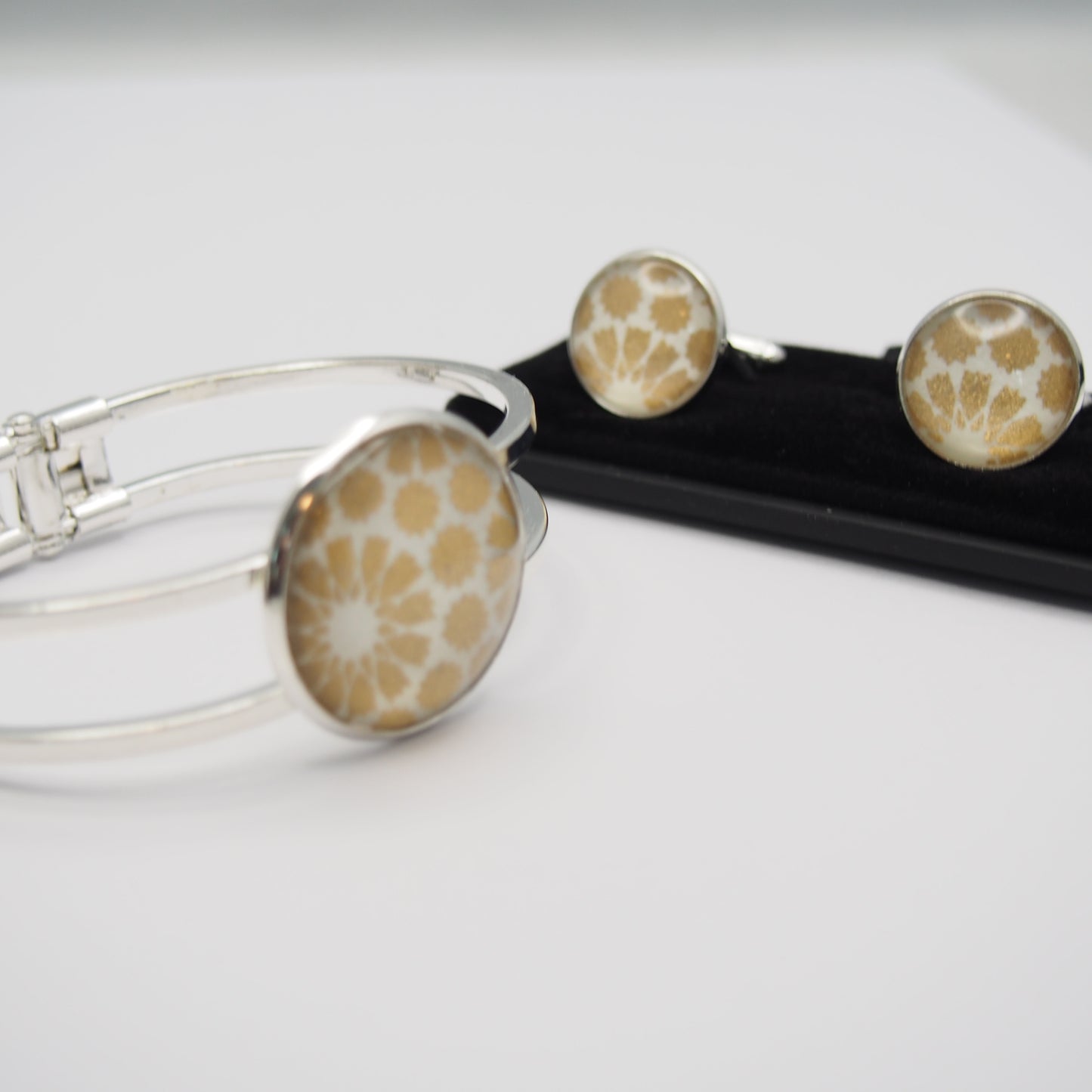 FV17A18-016> BRACELET