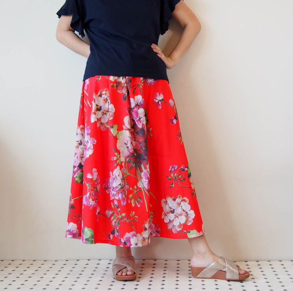 <RS18S23-002> Tucked Skirt