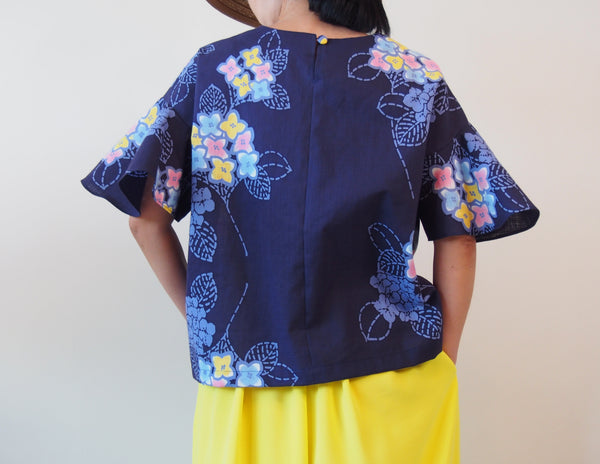 <RS18T12-002> OKINAWA Top Bell shaped Sleeves